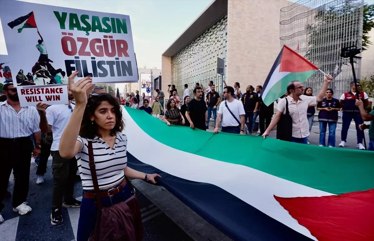 İstanbul’dan Filistin’e Destek Yürüyüşü: “Özgürlüğe Yürüyoruz”
