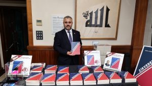 Londra’da “Zirvedekiler” Kitabı Lansmanı Büyük İlgi Gördü