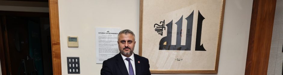 Londra’da “Zirvedekiler” Kitabı Lansmanı Büyük İlgi Gördü